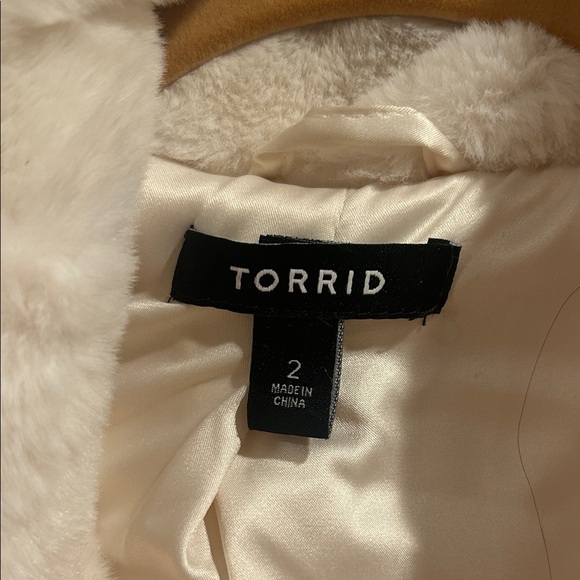 Elegant Torrid White Faux Fur Coat - Picture 2 of 5